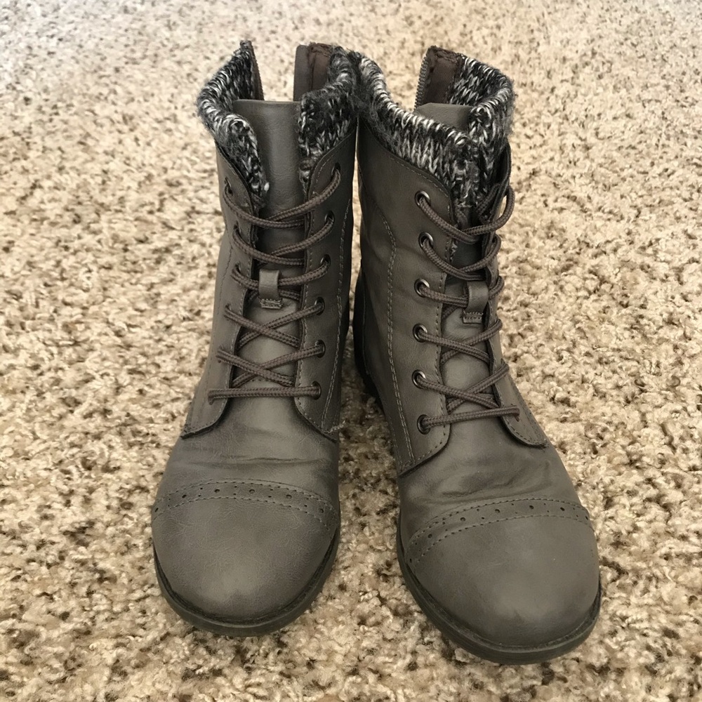 Gray combat boots with knit accent